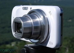 Nhìn lại Galaxy S4 Zoom: Nửa điện thoại, nửa máy ảnh, cộng lại thành thất bại