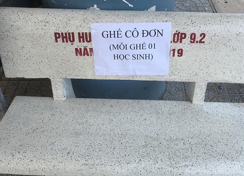 "Chiếc ghế cô đơn" viral MXH ngày học sinh trở lại trường, thầy cô nghĩ kế nhắc khéo hội "bà tám" đáng yêu hết sức