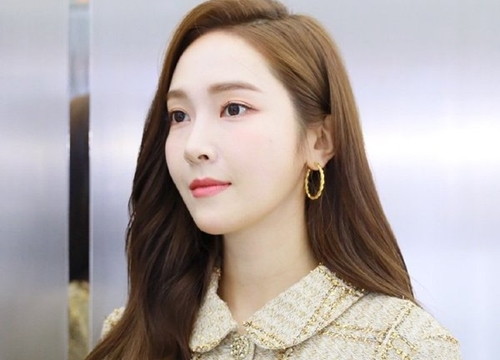 Clip Jessica bị người đàn ông được cho là phó chủ tịch KBS sàm sỡ bất ngờ bị đào lại sau 10 năm: Thực hư còn bỏ ngỏ