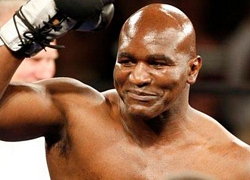 Holyfield úp mở kế hoạch tái xuất