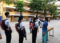 Ngày đầu trở lại trường: Thầy cô giám sát căng hơn đi thi nhưng vẫn vui