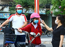 'Nghỉ học lâu quá rồi, đến trường gặp thầy cô, bạn bè thôi'