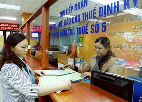 Nhiệm vụ thu thuế hết sức nặng nề