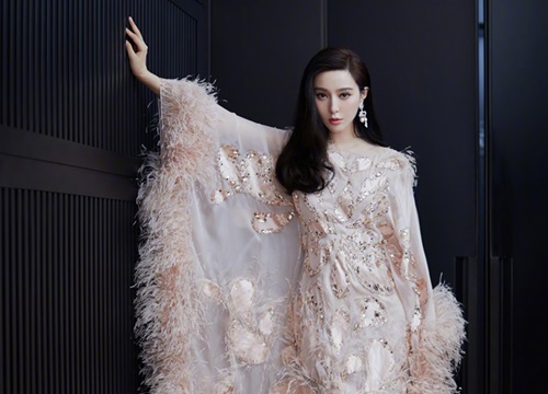 Phạm Băng Băng chuộng váy Ralph & Russo