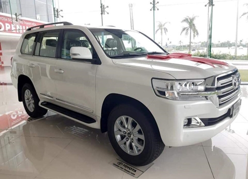 Toyota Land Cruiser 2020 chính hãng giá hơn 4 tỉ đồng tại Việt Nam