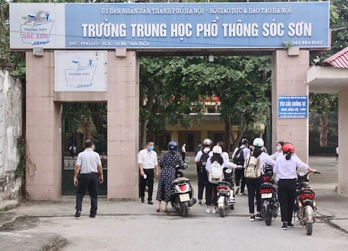 Trường THPT Sóc Sơn phòng dịch Covid-19 ra sao trong ngày đầu đón học sinh trở lại?