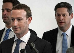 Facebook bắt đầu kiểm soát quyền lực của Mark Zuckerberg