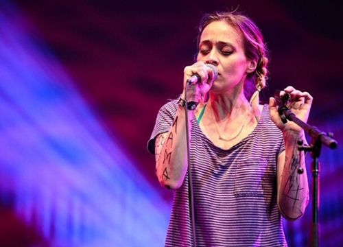 Sau gần hai thập kỷ, Fiona Apple mới mang ca khúc "Shameika" quay trở lại BXH này của Billboard