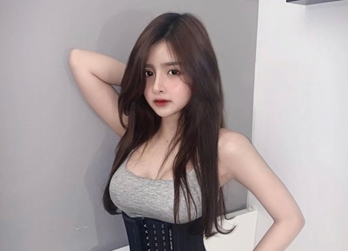 Tuyên bố không tập gym hot girl này vẫn xinh đẹp như búp bê