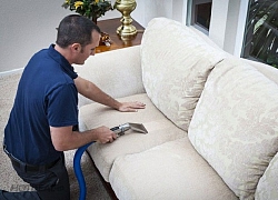 5 mẹo 'vàng' giúp bạn vệ sinh sofa y như mới