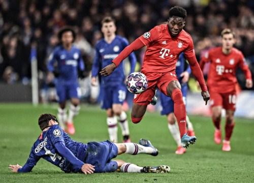 Alphonso Davies: Từ cậu bé tị nạn đến sao trẻ của Bayern Munich