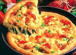 Cách làm pizza thơm ngon để đổi món cuối tuần cho bé