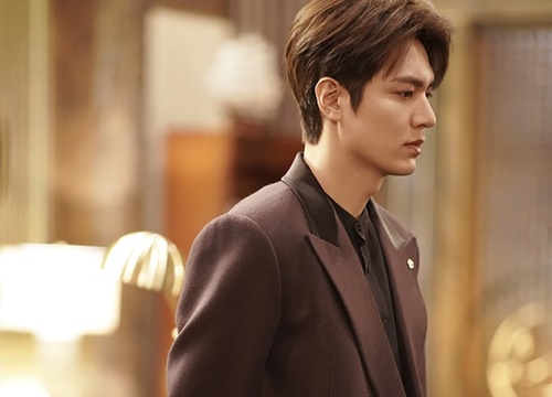 Ekip phim 'Quân vương bất diệt' khen ngợi sự tận tâm của Lee Min Ho với vai diễn