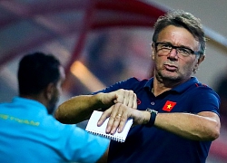 HLV Troussier: 'Tôi không nhận được đề nghị làm GĐKT từ VFF'