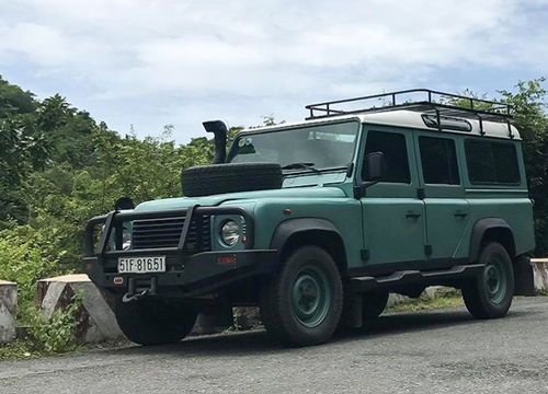 Land Rover Defender TD5 dùng 18 năm bán hơn 2 tỷ