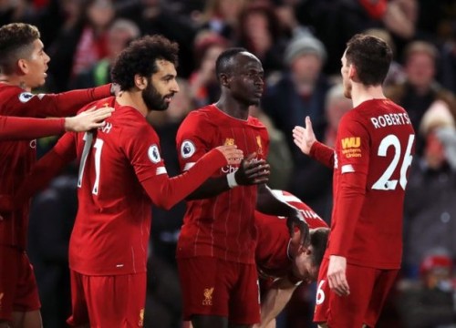 Liverpool vẫn có thể vô địch sớm như PSG, "điên đầu" vì fan "The Kop"