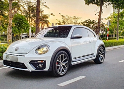 Volkswagen Beetle Dune 2020 'lướt' 2.000 km bán giá cao hơn xe mới