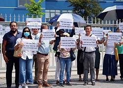 Các trường tuyệt đối không được giao cho giáo viên trực tiếp thu, chi tiền