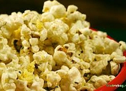 Cách làm bắp rang bơ không cần máy