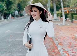Hot girl được báo Trung Quốc khen ngợi đẹp dịu dàng mùa chia tay mái trường
