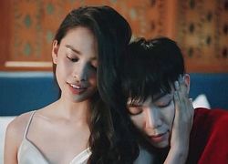 Không đến được với nhau trong MV, Tiểu Vy và Erik tích cực 'thả thính' nhau ngoài đời thế này đây...