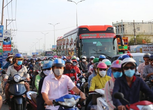 Khuyến khích xe máy trên 5 tuổi đi kiểm tra khí thải