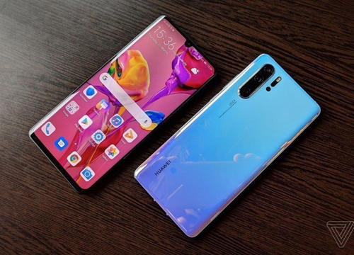 Loạt smartphone giảm nửa giá sau một năm