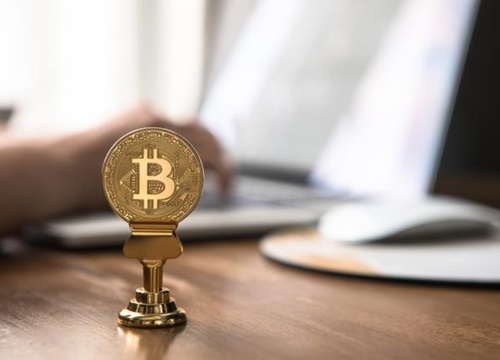 Thị trường tiền ảo bùng nổ, Bitcoin áp sát 10.000 USD