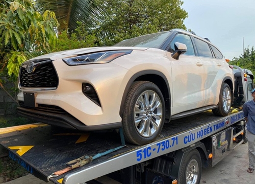 Toyota Highlander 2020 đầu tiên về Việt Nam: Giá khoảng 4 tỷ đồng, nhiều công nghệ hiện đại, đối đầu Ford Explorer