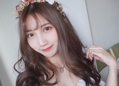 Bị fan so sánh, cho rằng đã đại tu vòng một, nữ streamer cáu kỉnh "Làm gì có ai bơm ngực mà bé như tôi"