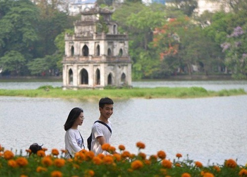 Bình yên phố đi bộ hồ Hoàn Kiếm