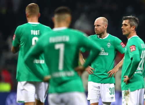 Cầu thủ Bundesliga gặp đen đủi vì người thân dính Covid-19