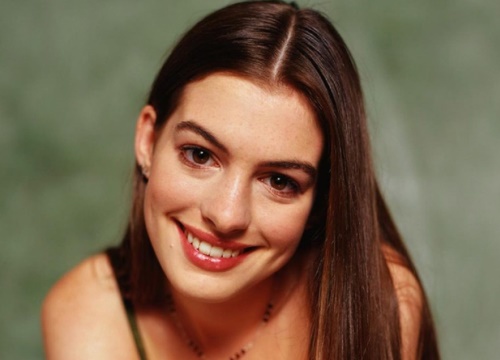 Nhan sắc của Anne Hathaway năm 17 tuổi