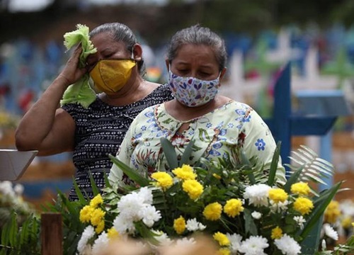 Từ lễ hội carnival tới những ngôi mộ tập thể - Brazil thành "điểm nóng" mới nhất của dịch Covid-19