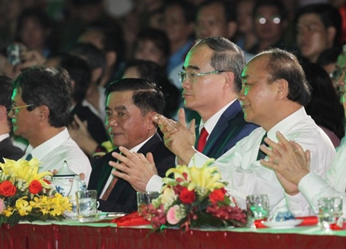 Cầu truyền hình "Hồ Chí Minh - Sáng ngời ý chí Việt Nam"