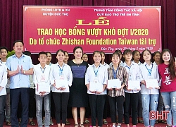 Trao 81 suất học bổng Zhishan Foundaiton cho học sinh nghèo Đức Thọ