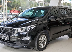 Kia Sedona 11 chỗ giá từ 41.400 USD