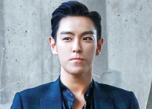 T.O.P nhóm Big Bang thân mật cùng nữ diễn viên kém 10 tuổi