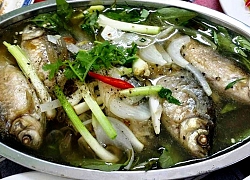 Canh cá diếc rau răm