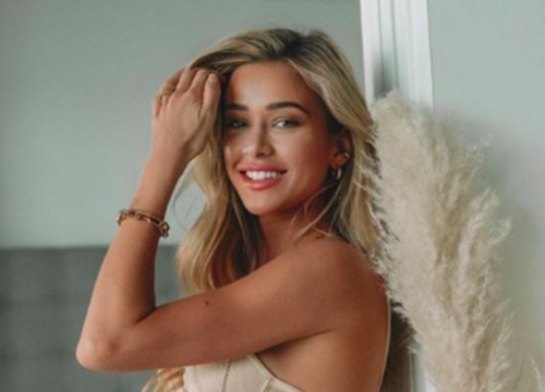 Cindy Prado gợi cảm ngất ngây với nội y màu nude