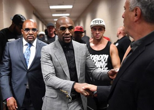 Floyd Mayweather cần vệ sĩ ngầu tới cỡ nào?