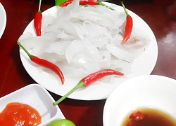 Gỏi mực cuốn lá mui