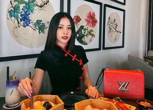 Hội chị em 'vũ trụ hotgirl Hà Thành' của Chi Pu liên tục 'lăng xê' kiểu váy cổ điển, báo hiệu cho một xu hướng mới?