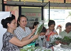 Mỗi tháng dân Hà Nội &#8220;ăn&#8221; gần 93.000 tấn gạo, hơn 30.000 tấn thịt lợn bò gà, cần nhiều kênh cung ứng