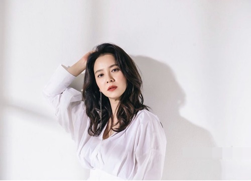 Song Ji Hyo thú nhận 'cảm thấy lo lắng' vì thay đổi hình tượng trong phim mới