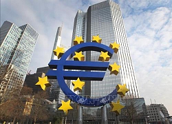 Các gói cứu trợ khổng lồ khiến ECB quan ngại về khả năng trả nợ của Eurozone