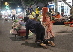 Hoàn cảnh đáng thương của hai bà cháu lang thang ở chợ đêm Đà Lạt: Bao giờ mới hết đớn đau?