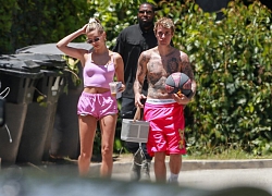 Justin Bieber chơi bóng chuyền cùng vợ