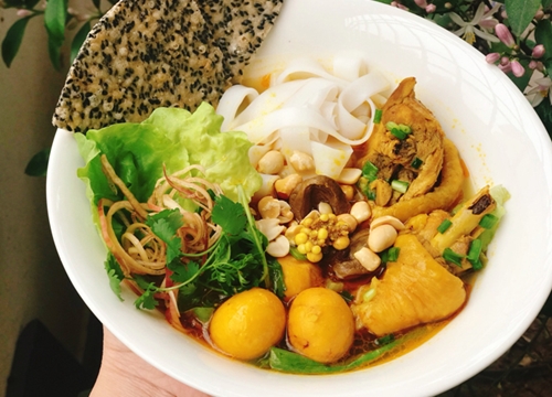 Mì Quảng gà