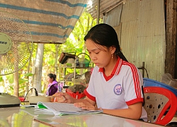 'Nhận số tiền này tui sẽ mua cho con cái bàn để ngồi học'